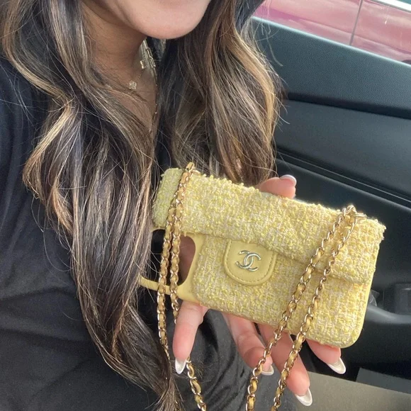 💖 Chanel Tweed iPhone 12 holder with flap card holder and chain - Picture 6 of 12
